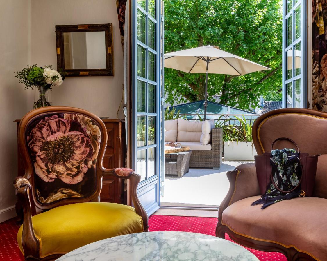 Hotel Restaurant Le Centenaire Les Eyzies Exteriör bild