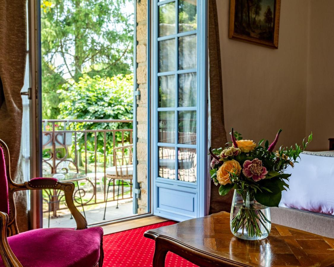 Hotel Restaurant Le Centenaire Les Eyzies Exteriör bild