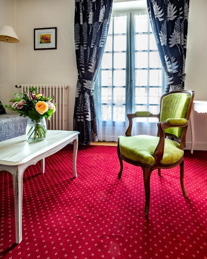 Hotel Restaurant Le Centenaire Les Eyzies Exteriör bild