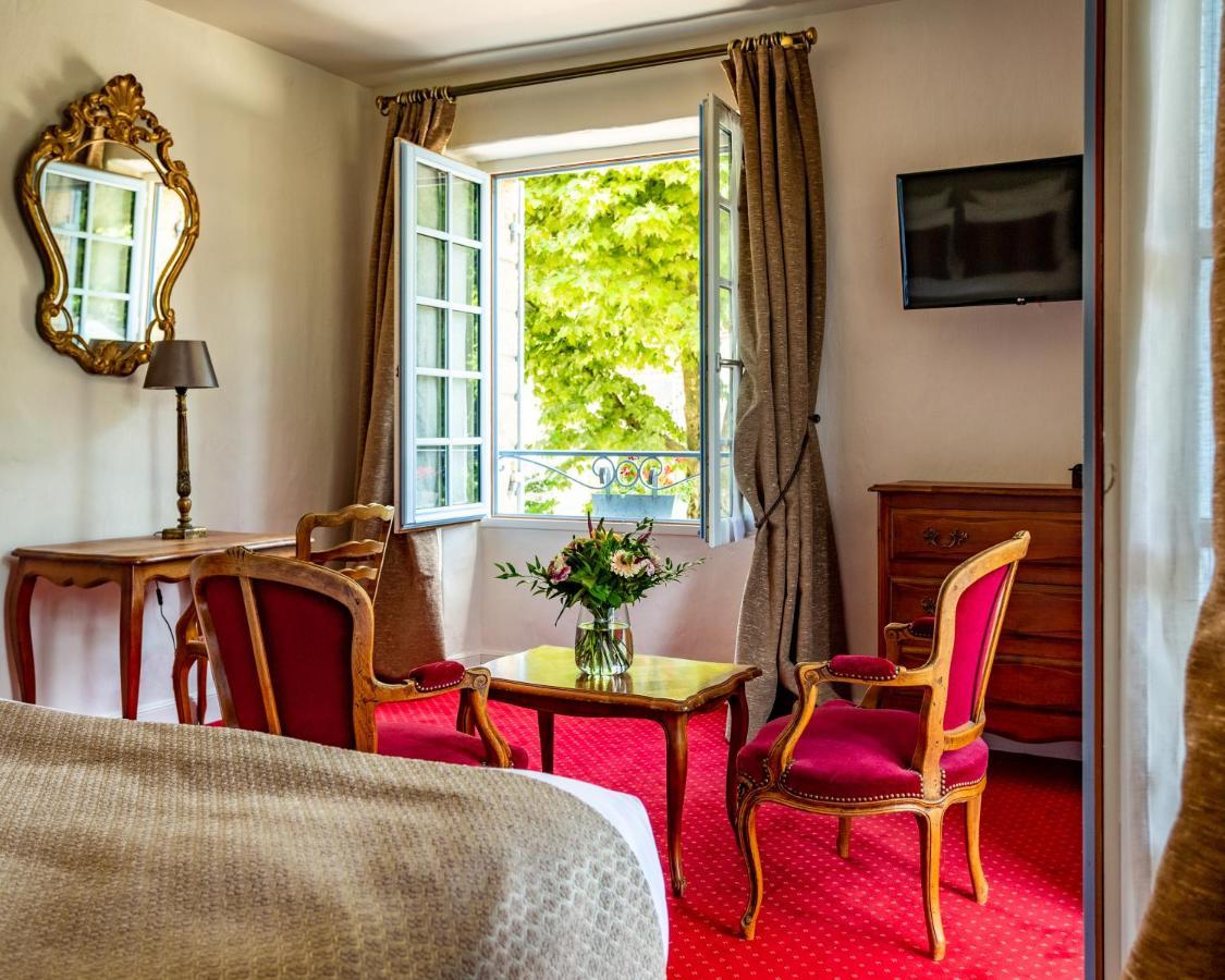 Hotel Restaurant Le Centenaire Les Eyzies Exteriör bild
